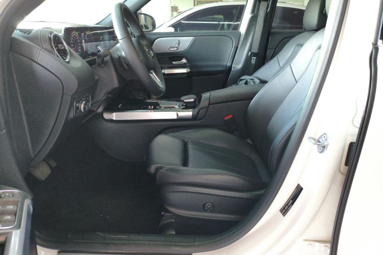 Mercedes-Benz GLB Class 2023 #19 Mercedes-Benz GLB Class 2023 car image #19