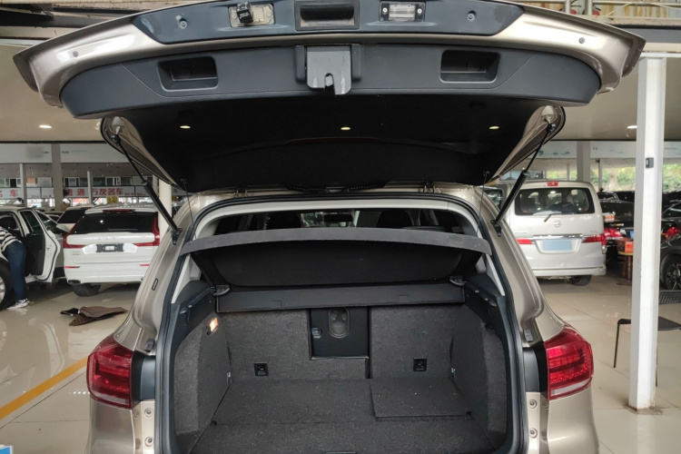 Volkswagen Tiguan 2016 #19 Volkswagen Tiguan 2016 car image #19