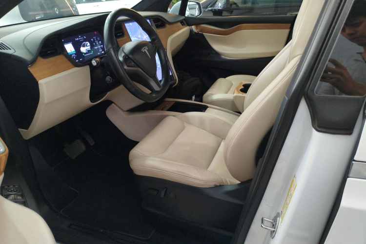 特斯拉 Model X 2019 汽车图片 #19