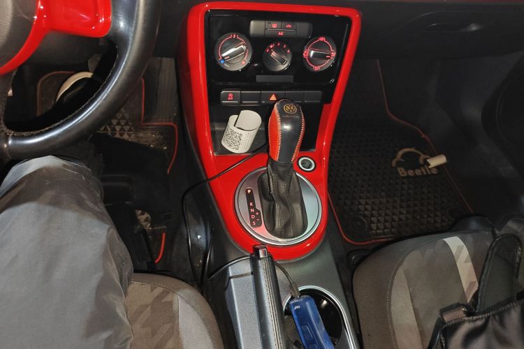 Volkswagen Beetle 2018 immagine di auto #19