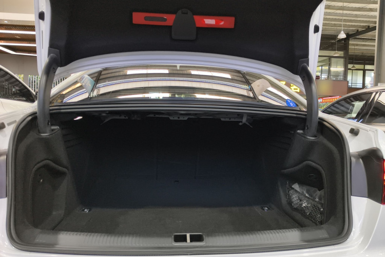 Audi A4L 2021 car image #19