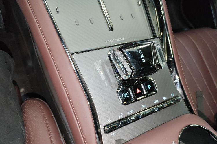 Denza Z9GT 2024 car image #19