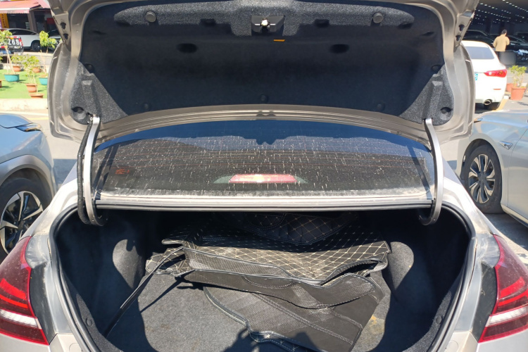 Emgrand 2021 car image #19
