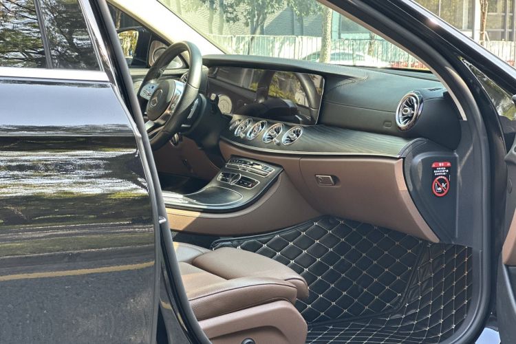 Mercedes-Benz E Class 2019 #19 Mercedes-Benz E Class 2019 car image #19