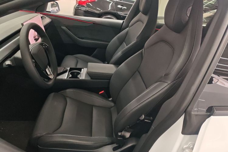 特斯拉 Model Y L 2025 汽车图片 #19