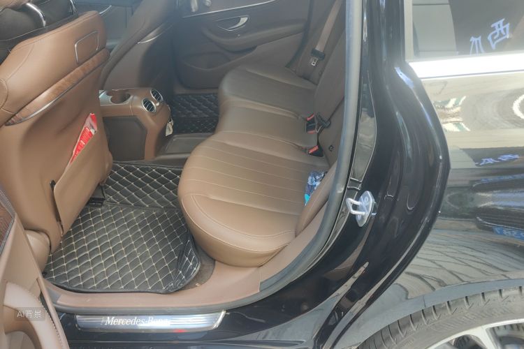 Mercedes-Benz E Class 2019 car image #19