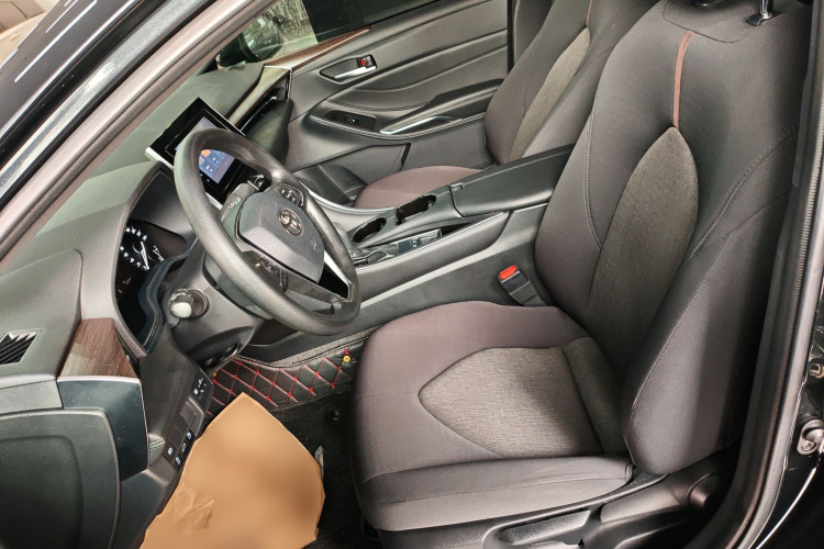 Toyota Avalon 2023 car image #19