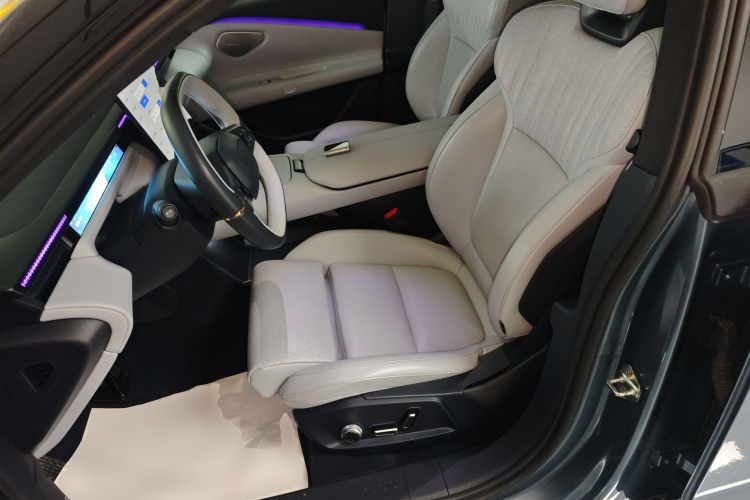 Lynk & Co 2024 car image #19