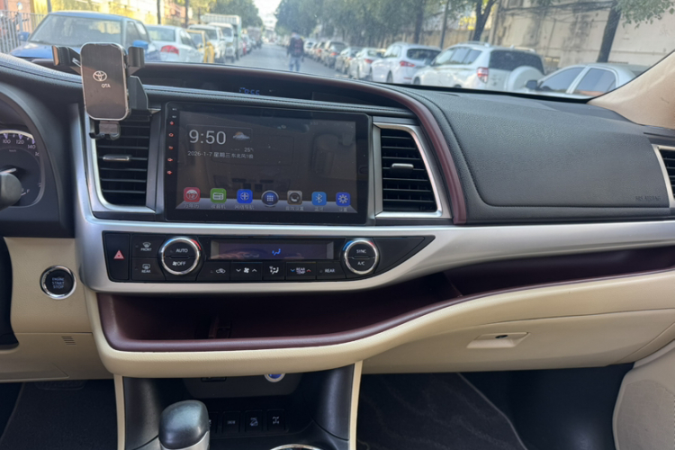 Toyota Highlander 2017 car image #19