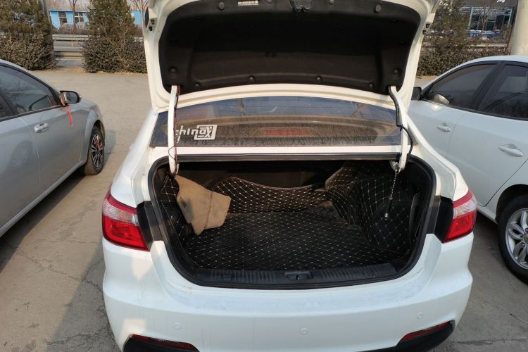 Changan Alsvin V7 2016 car image #19