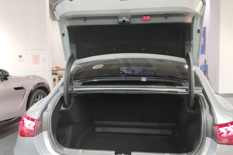 Mercedes-Benz EQE Class 2024 #19 Mercedes-Benz EQE Class 2024 car image #19