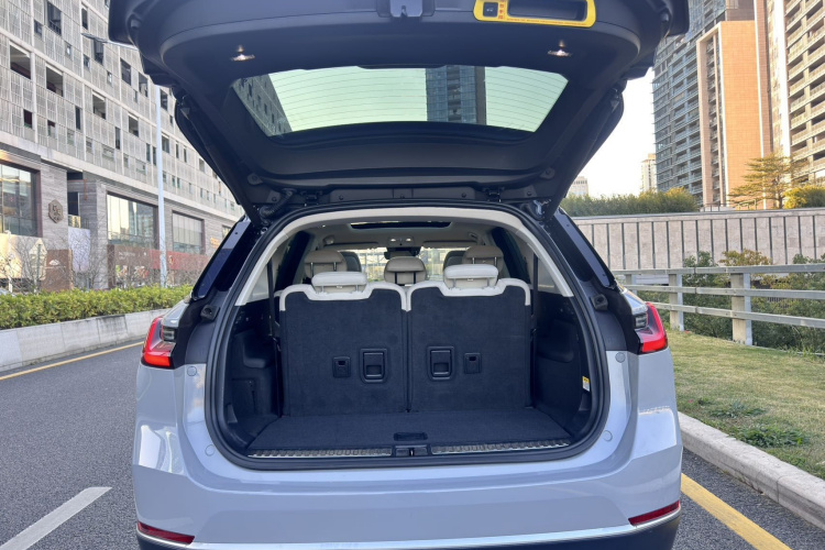 NIO ES8 2021 car image #19