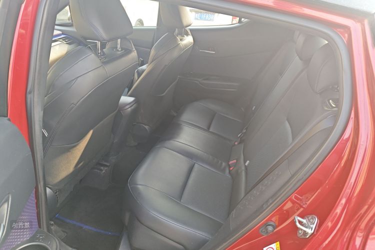 Toyota C-HR 2020 car image #19