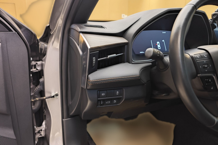 Toyota Avalon 2024 car image #19