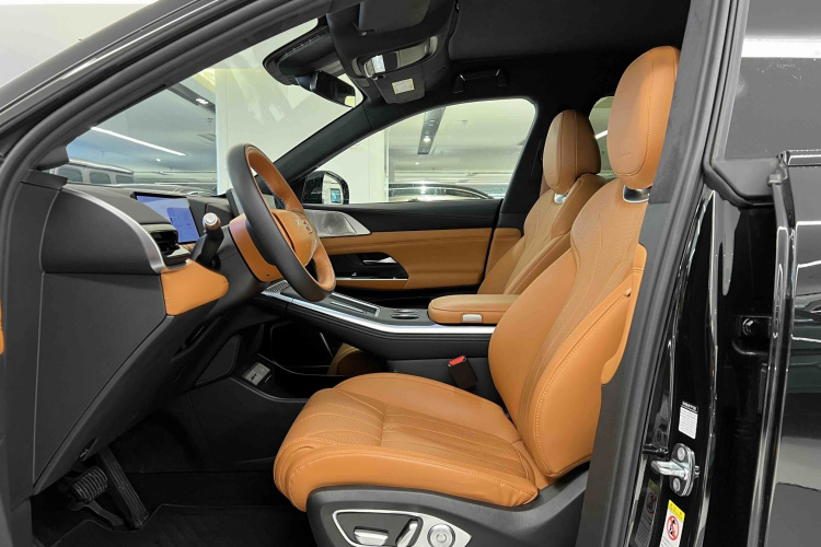 Xpeng G9 2025 immagine di auto #19