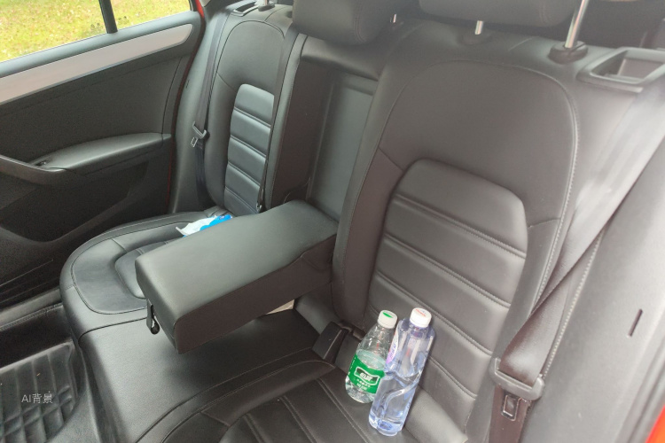 Skoda Rapid Spaceback 2014 car image #19