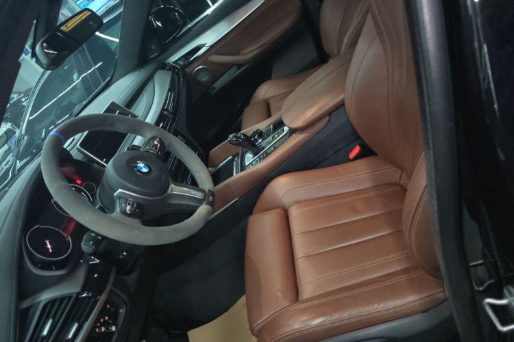 BMW X6 2018 car image #19