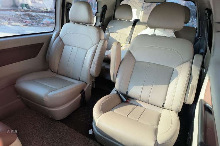 Forthing Lingzhi 2019 #19 Forthing Lingzhi 2019 car image #19