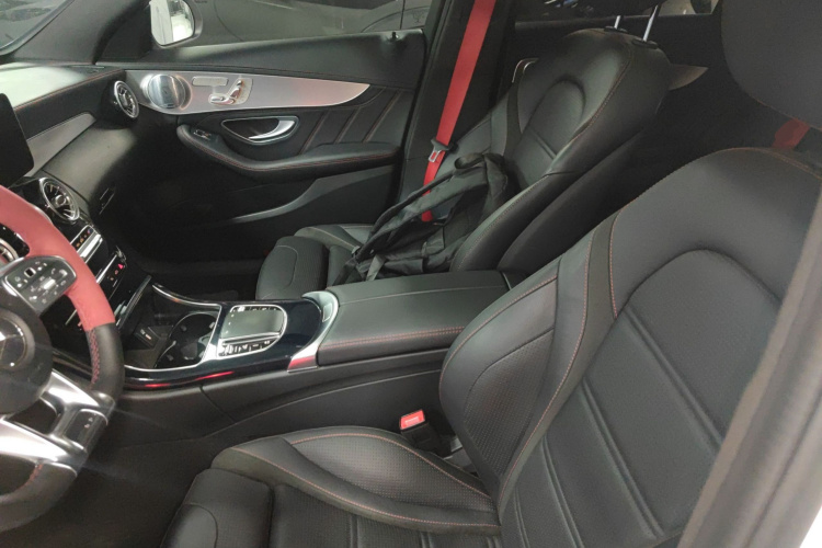 Mercedes-Benz C AMG 2019 immagine di auto #19