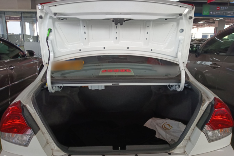 Soueast V3 Lingyue 2019 car image #19