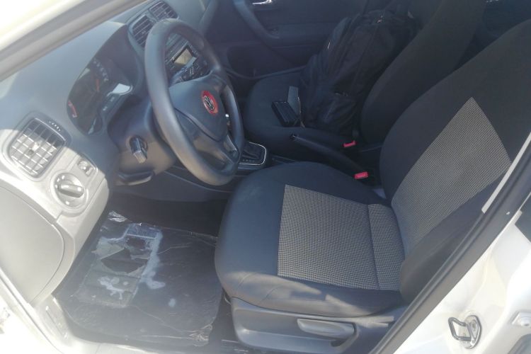 Polo 2018 car image #19