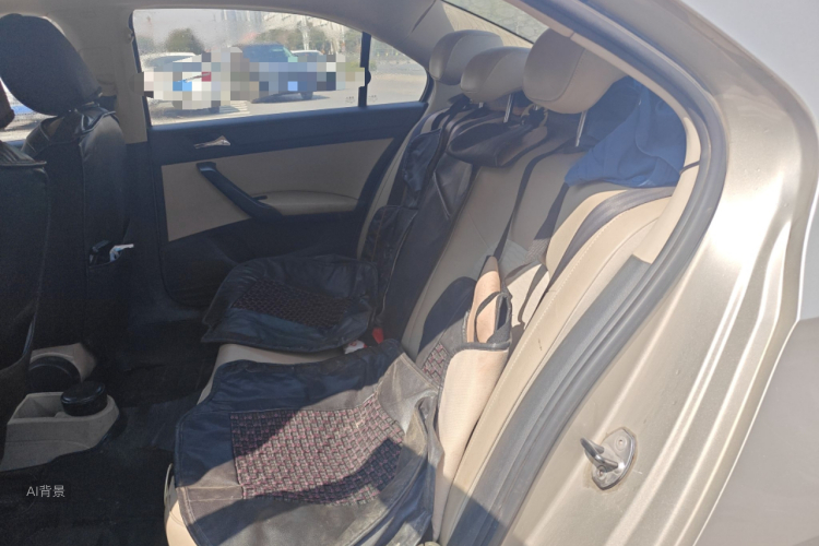 Skoda Rapid 2014 immagine di auto #19