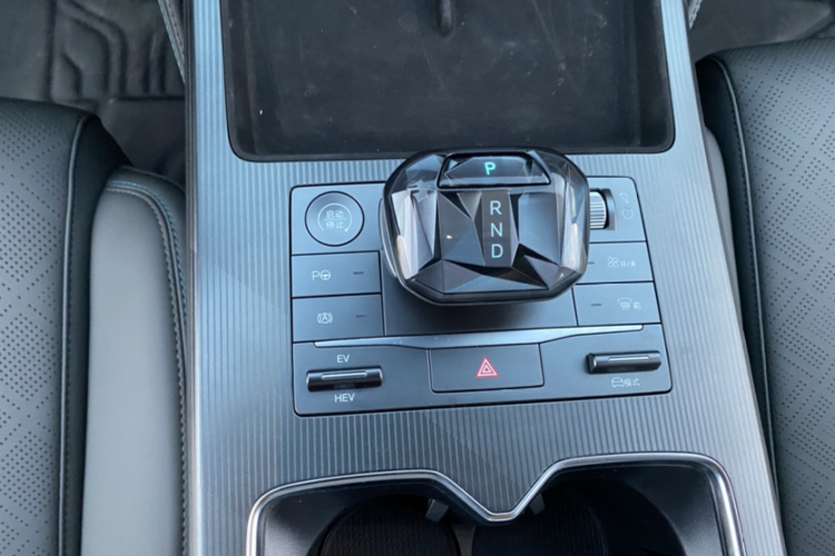 BYD SongL DM-i 2025 car image #19