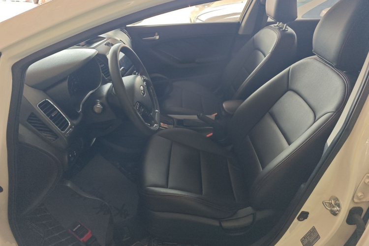 Kia K3 2017 car image #19