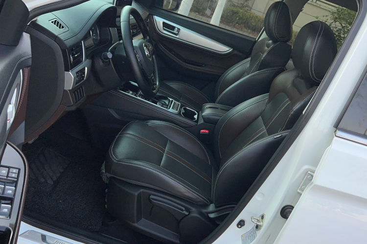 Forthing JOYEAR X5 2019 car image #19