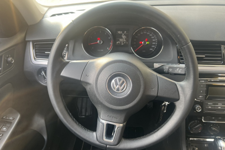Volkswagen Bora 2016 #19 Volkswagen Bora 2016 car image #19