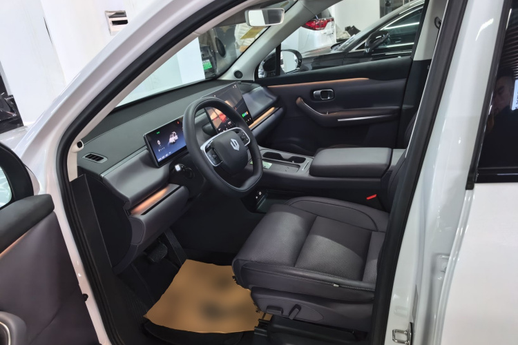 零跑汽车 零跑C10 2025 汽车图片 #19