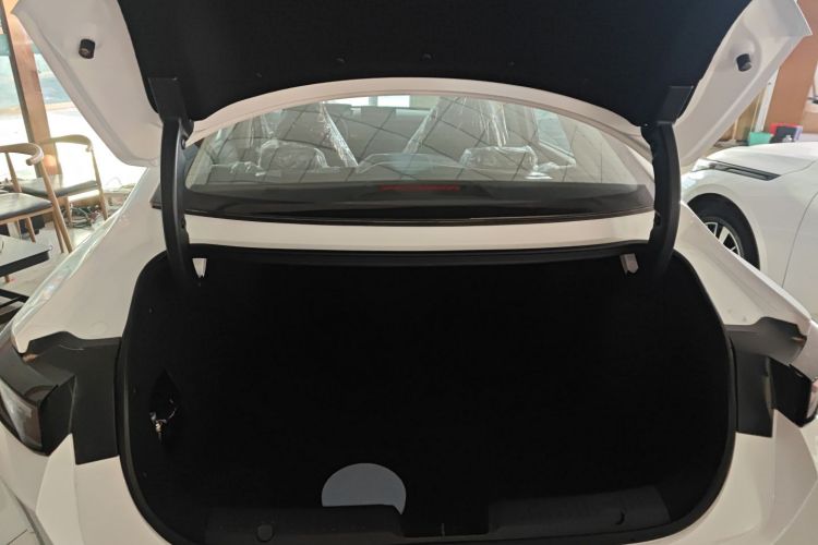 Changan EadoPHEV 2025 imagem de carro #19