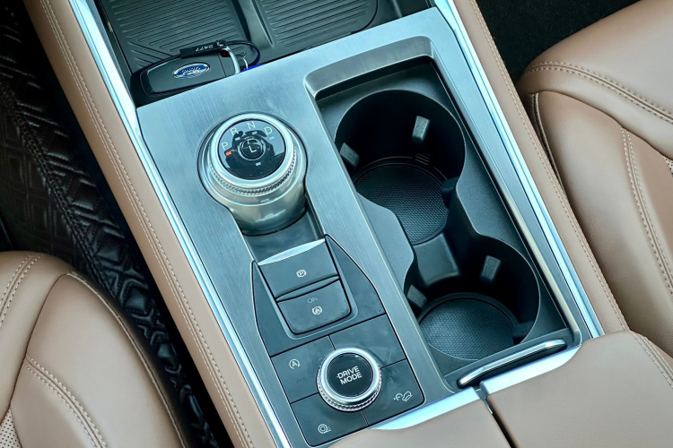 Ford Explorer 2022 car image #19