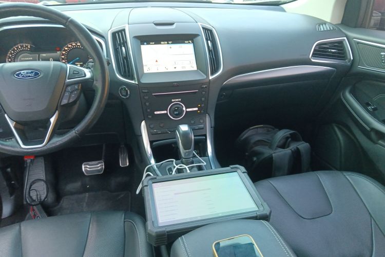 Ford Edge 2017 #19 Ford Edge 2017 car image #19