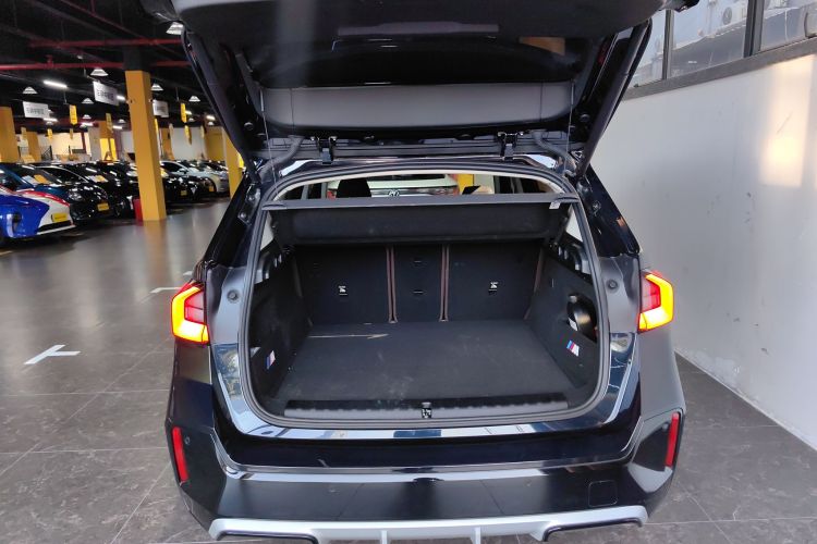 BMW iX1 2024 car image #19