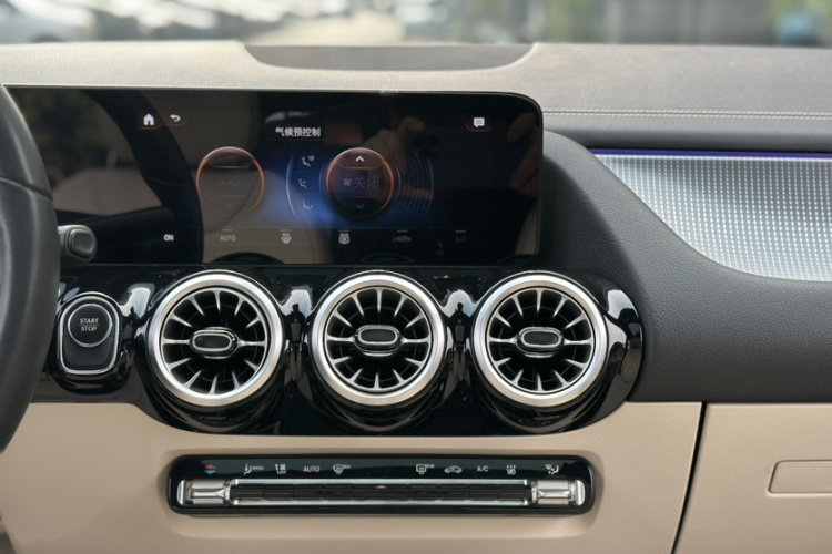 Mercedes-Benz EQA Class 2022 #19 Mercedes-Benz EQA Class 2022 immagine di auto #19