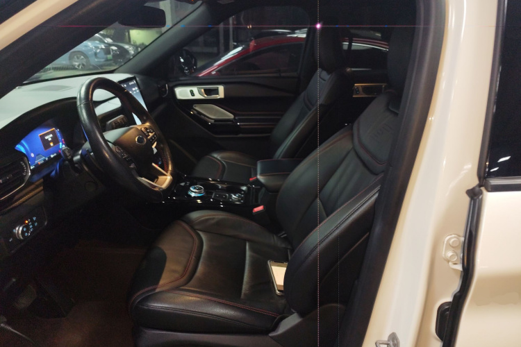 Ford Explorer 2020 car image #19