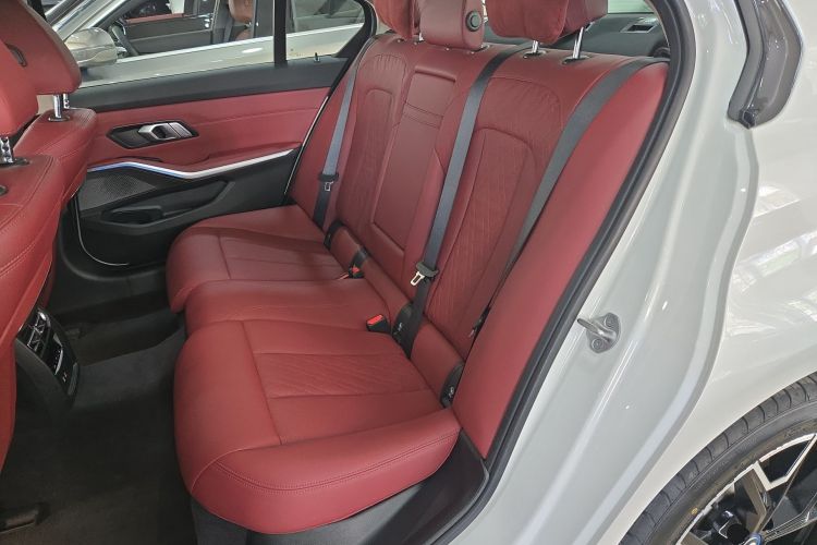 BMW i3 2024 car image #19