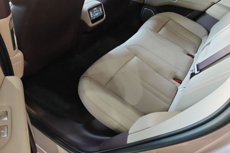 小米汽车 小米YU7 2025 汽车图片 #19