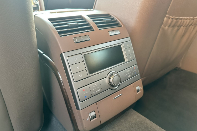 Volkswagen Pheaton 2012 immagine di auto #19