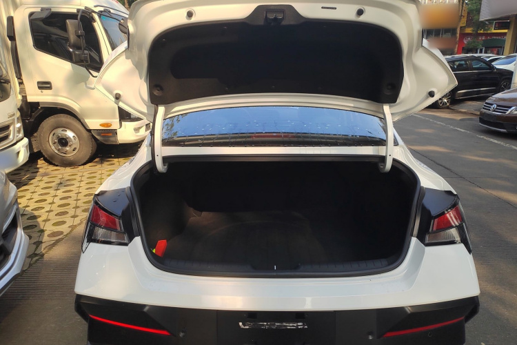 Hyundai Elantra 2024 car image #19