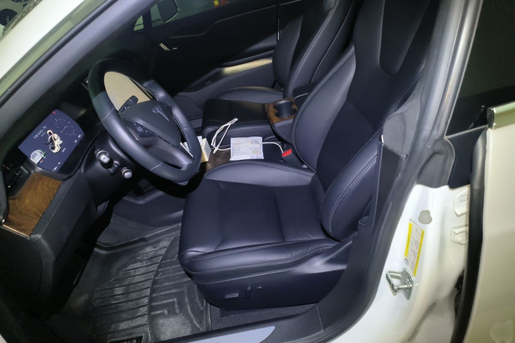 Tesla Model S 2020 car image #19