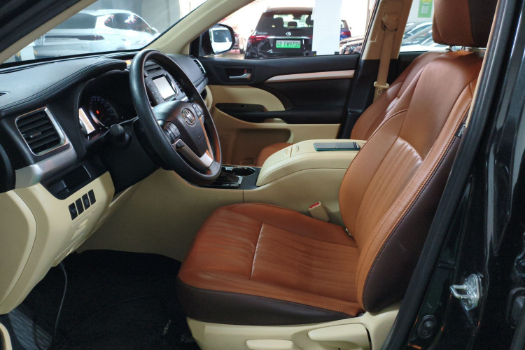 Toyota Highlander 2020 car image #19