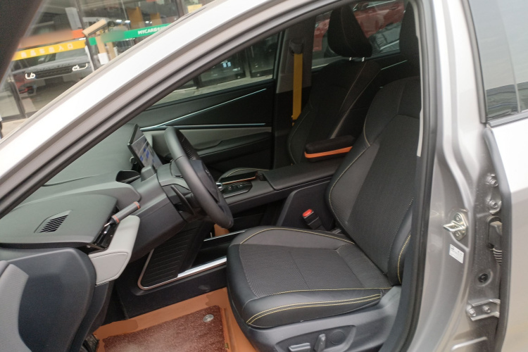 Toyota bZ5 2025 #19 Toyota bZ5 2025 car image #19