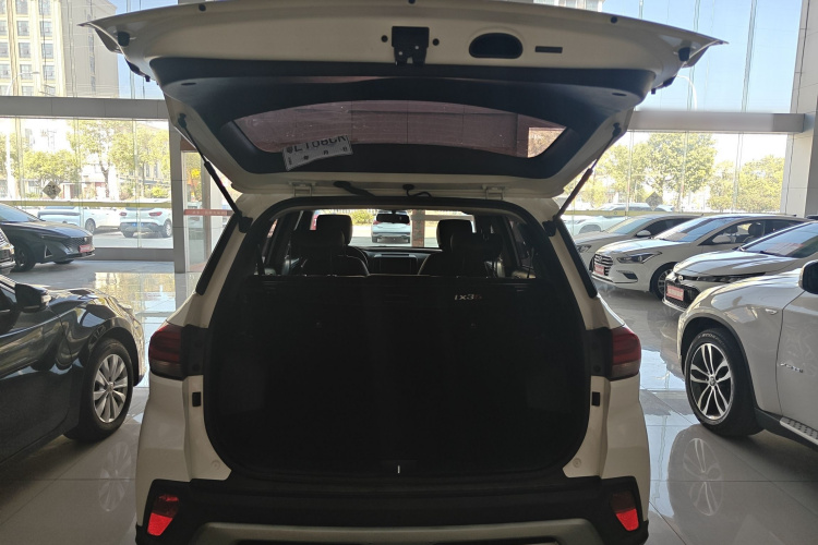 Hyundai ix35 2018 car image #19