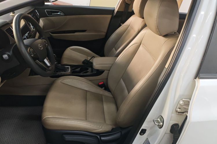 Hyundai Mistra 2014 #19 Hyundai Mistra 2014 car image #19