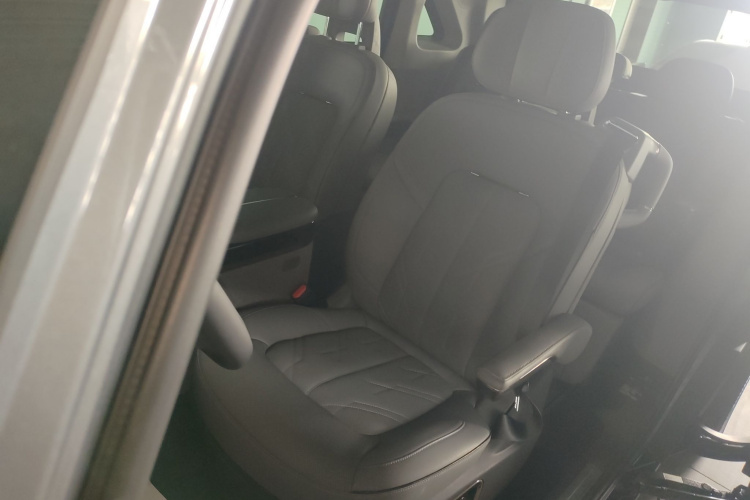 极氪 极氪MIX 2024 汽车图片 #19