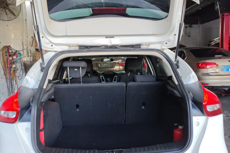 Ford Focus 2015 #19 Ford Focus 2015 immagine di auto #19