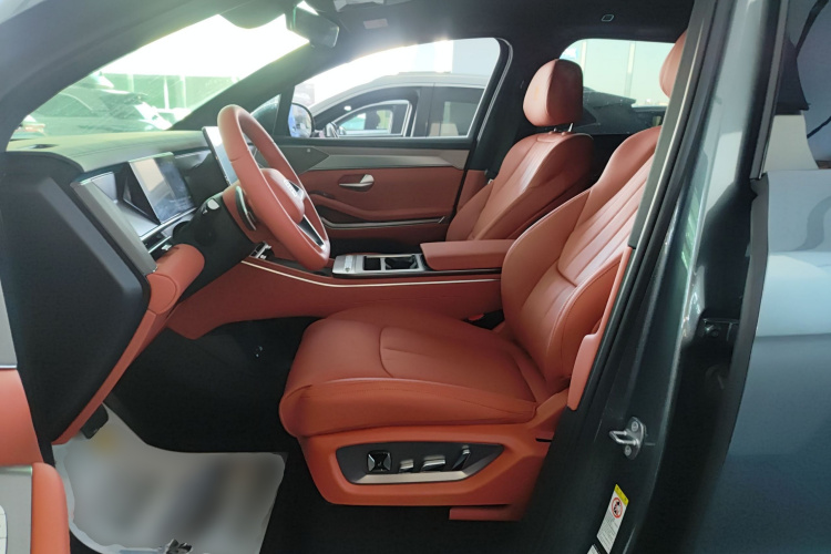 BYD Tang L 2025 صورة سيارة #19