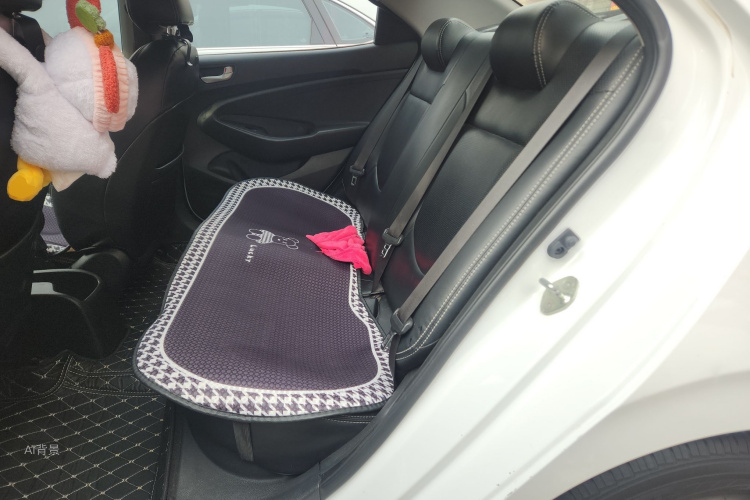 Hyundai Reina 2021 immagine di auto #19